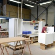 Atelier de montage de meubles spécifiques