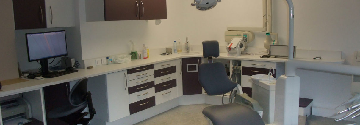 Fabrication mobilier médical dentistes